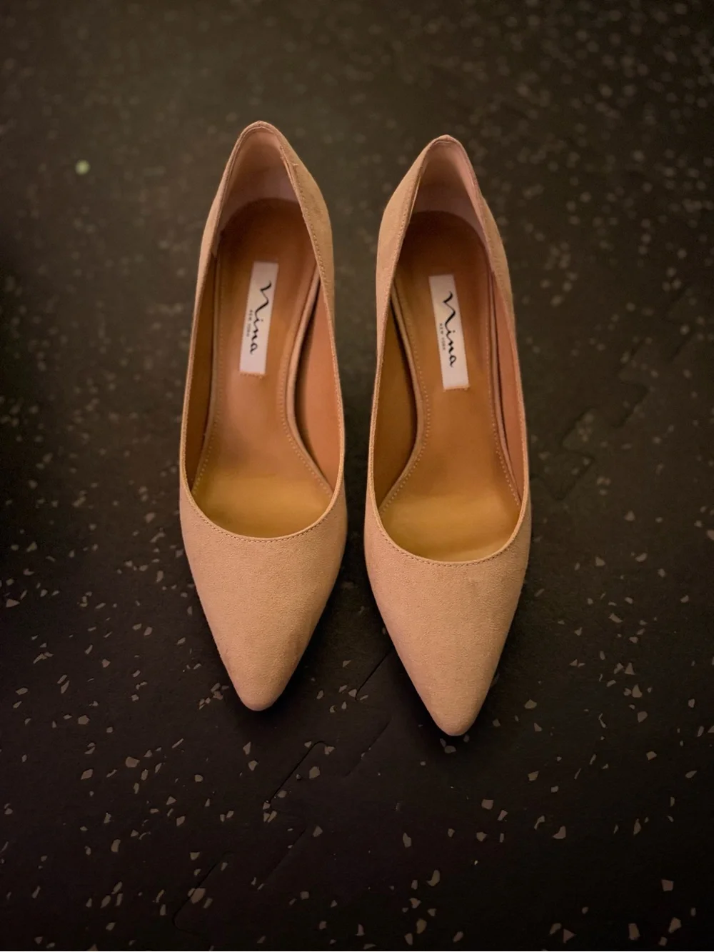 Nina elegant pointed